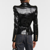 Chaqueta de cuero vegano brillante con solapa, doble botonadura y cintura ajustada en tono dorado